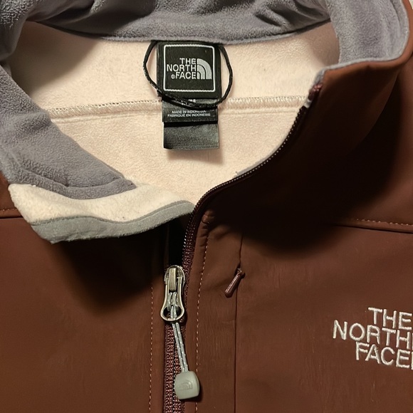 The North Face Apex jacket, burgundy, Medium - Picture 4 of 7